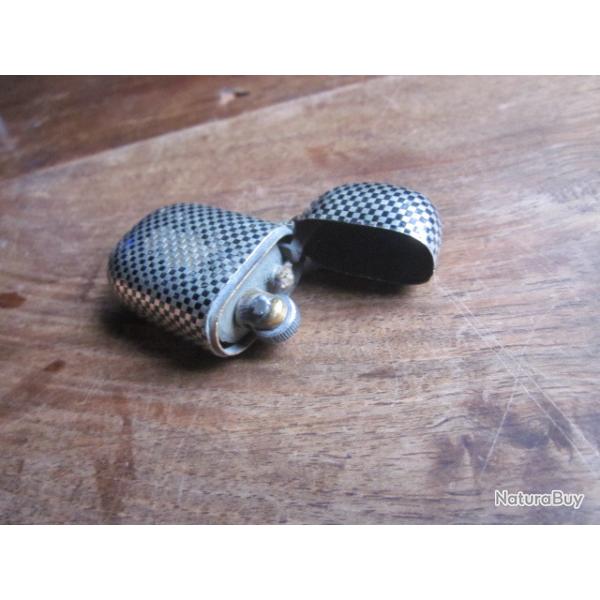 ancien briquet de poche & voyage  boite a pyrog�ne