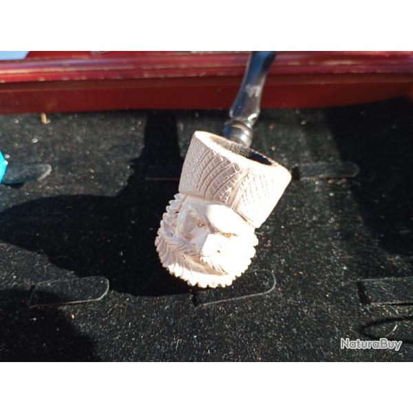 Jolie pipe sculpt�e en �cume de mer bon �tat