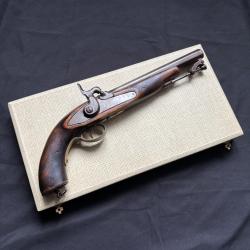 Pistolet &agrave; percussion ancien