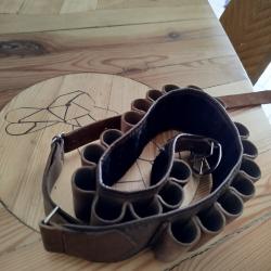 cartouchi&egrave;re cuir cal 12