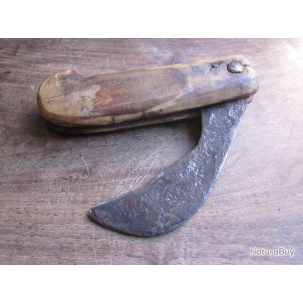 ancien couteau type serpette acier forg�
