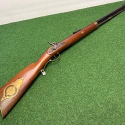 FUSIL POUDRE NOIRE INVESTARM HAWKEN 120 B  CAL 45  A PERCUSSION CANON RAY&Eacute;