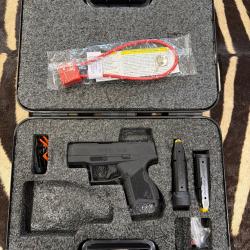 Pistolet Taurus GX4 cal. 9x19mm