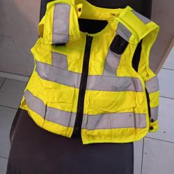 ENCHERE GILET PARE BALLES FLUORESCENT JAUNE EN KEVLAR FEMININ TAILLE M