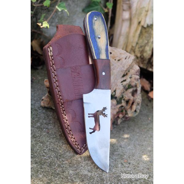 Couteau Skinner Drop Point Cerf dans la Lame Acier 1055 Manche 2 Bois Etui Cuir Fab Artisanale