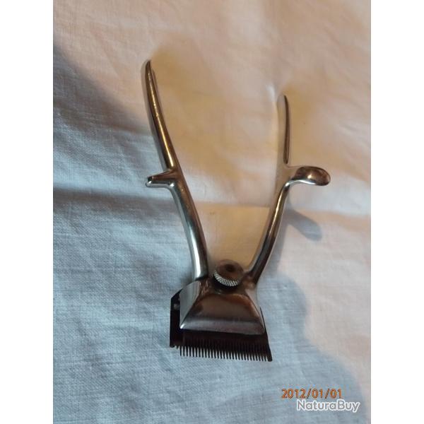 Petite tondeuse � main pour cheveu et barbe.