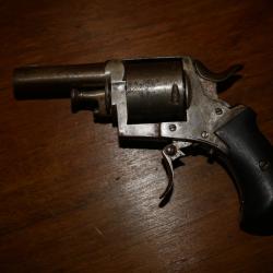 Revolver BULLDOG en 320 &agrave; restaurer