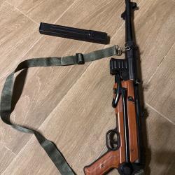 R&eacute;plique MP40