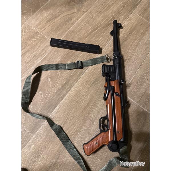 R�plique MP40