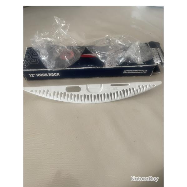 Attwood Support � Leurres 30,5 cm - Avec 6 ventouses - neuf -r�f 533040