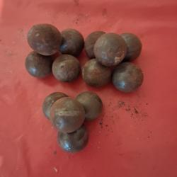 Lot de  boulets de petits canons