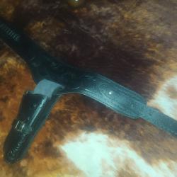 Ensemble Ceinturon &agrave; Cartouchi&egrave;re Calibre .38/.357 et Holster Western en Cuir Noir - Taille 38