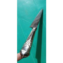 ANCIEN  ET  GRAND  COUTEAU ARGENTIN  : GAUCHO  .  LAME SOMBRE , POIGNEE ARGENT  &  SIGNATURE  .