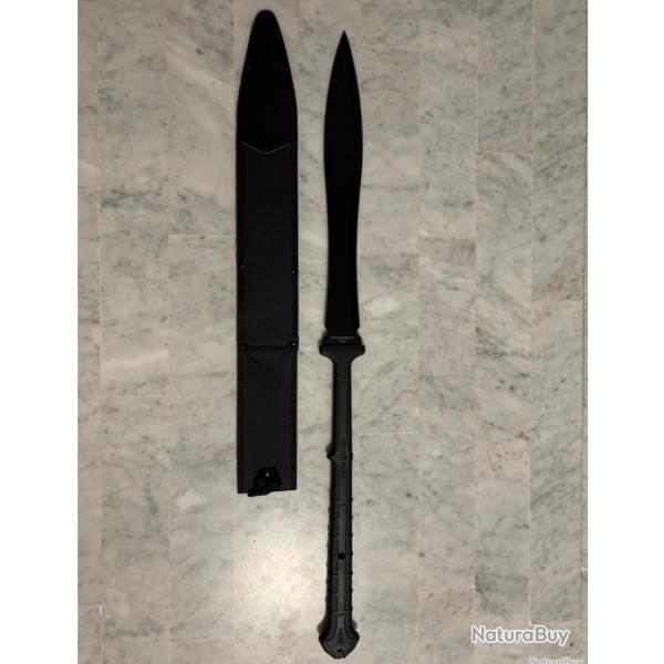 �pieu machette combat united