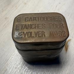 Bo&icirc;te d'origine en laiton pour 6 cartouches &eacute;tanches - R&eacute;volver Mod&egrave;le 1892 (Cal. 8mm)