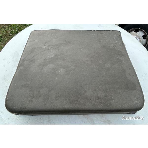 coussin de si�ge de jeep Willys, avec sa partie m�tallique en dessous