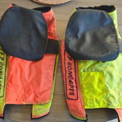 1 lot de 2 Gilets FP.CONCEPTS sp&eacute;cial barbel&eacute;s Taille BEAGLE 4