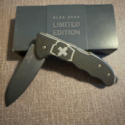 Victorinox Hunter pro Alox &eacute;dition limit&eacute;e 2022