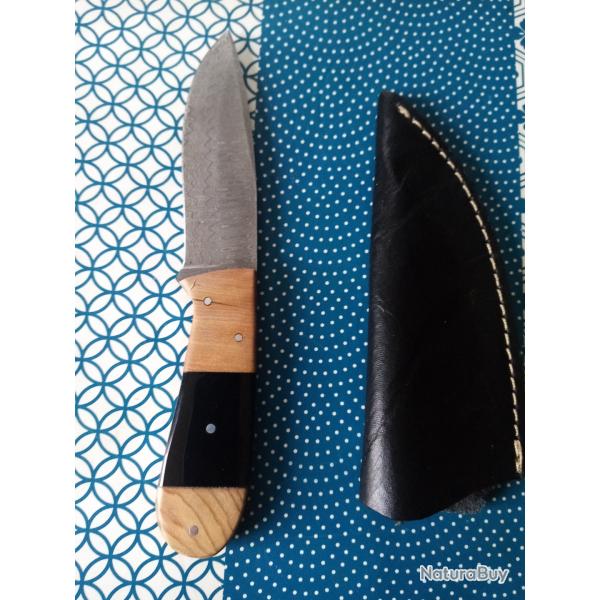 vend couteau de chasse avec �tui