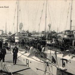 Carte postale ancienne St-Nazaire Torpilleurs de l'Escadre du Nord -N&deg;8926