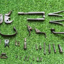 Lot de pi&egrave;ces Fusil Mixte a chiens artisan Belge