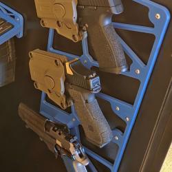 Support pour 3 armes de poing, agencement de coffre