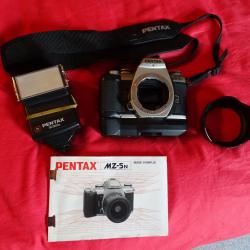 Pentax MZ-5N boitier nu avec flash et mode d'emploi