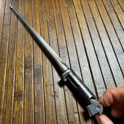 Rare ba&iuml;onnette pliante mod&egrave;le 1956 &agrave; crochet pour fusil d'assaut Type 56 - Variante de transition
