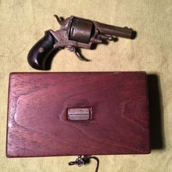 REVOLVER  BRITISH BULLDOG CAL 320 fabrication LIEGOISE
