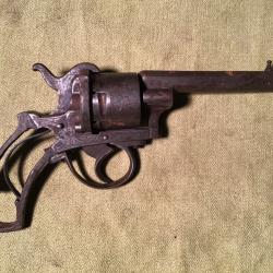 REVOLVER  &Agrave; BROCHE. LE PARISIEN. CAL 9mm