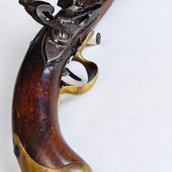 Pistolet de cavalerie &agrave; silex CHARLEVILLE - Mod&egrave;le 1763/1766 / XVIIIe si&egrave;cle/ Poin&ccedil;ons A &eacute;toil&eacute;-M69