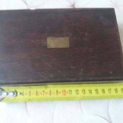 PETIT COFFRET BOIS -POUR ARME DE POING ANCIENNE BULL DOG OU AUTRE