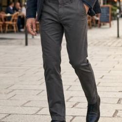 CHALLENGER PANT4007 -- Pantalon chino gris : libert&eacute; de mouvement et coupe confort 42