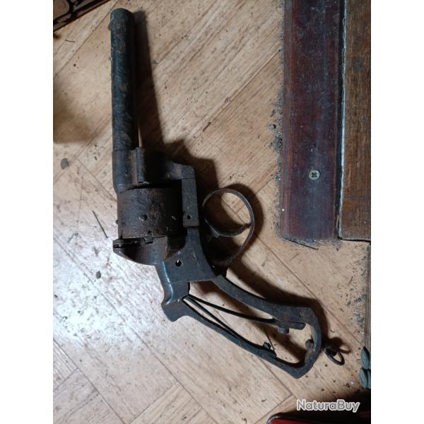 Revolver a broche a restaurer