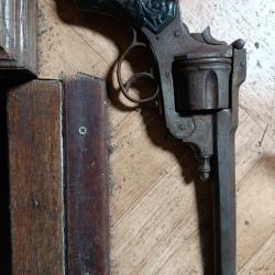 Revolver a brisure a restaurer dans le go&ucirc;t de Ferdinand drissen