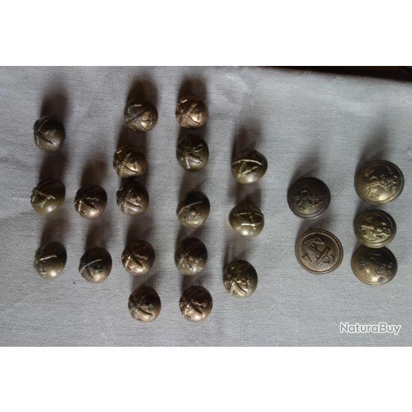 Diverses boutons d'uniformes milaires anciens