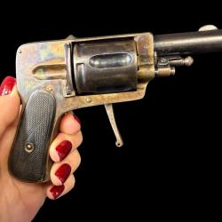 BEAU REVOLVER HAMMERLESS cal 8mm92