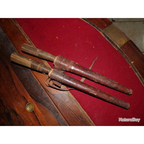 DEUX COUTEAUX ETHNIQUE AFRICAINS ANCIENS
