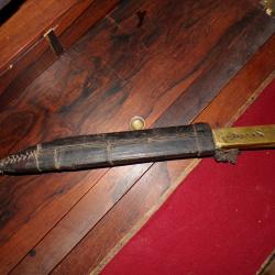 UN GRAND COUTEAU ARTISANAL AFRICAIN ANCIEN