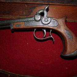 REPLIQUE D'UN PISTOLET &agrave; DOUBLE CANON "DERRINGER"