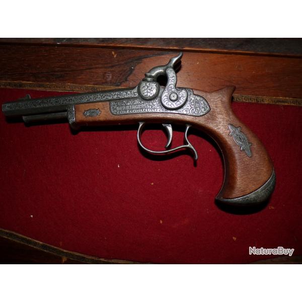 REPLIQUE D'UN PISTOLET � DOUBLE CANON "DERRINGER"
