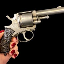 TR&Egrave;S BEAU BRITISH BULLDOG cal.320