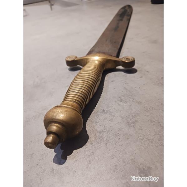 Glaive acier laiton, fourreau cuir et laiton inspir� 14 �me si�cle 51,5 cm pour la lameDans son ju