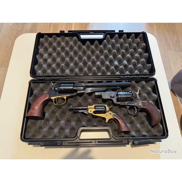 Lots de trois revolvers � poudre noire Pietta.Un Remington, calibre 44. 1 Colt Subnose calibre 44. U