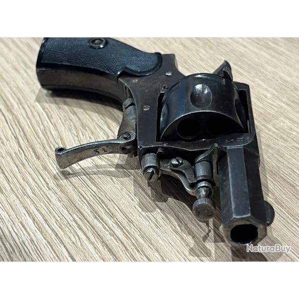 Buldog calibre 320 �tat proche du neuf