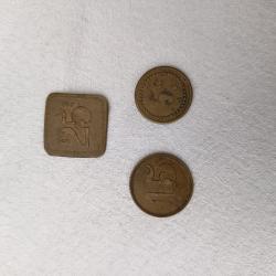lot de 3 anciens jetons laiton