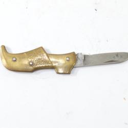 Ancien petit couteau de poche en forme de sabot, laiton. Style Coursolle &agrave; Thiers