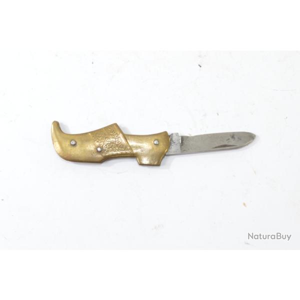 Ancien petit couteau de poche en forme de sabot, laiton. Style Coursolle � Thiers