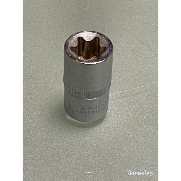 DOUILLE TORX FEMELLE E18