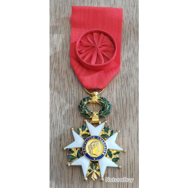 Belle Croix d'Officier de la L�gion d'Honneur 4�me R�publique - tr�s bel �tat